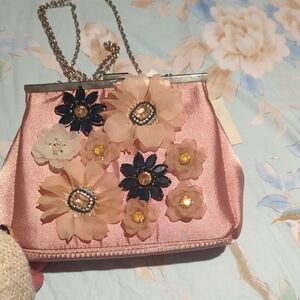 🎁Gift Idea🎁Pink Floral Embellished Clutch With Chain